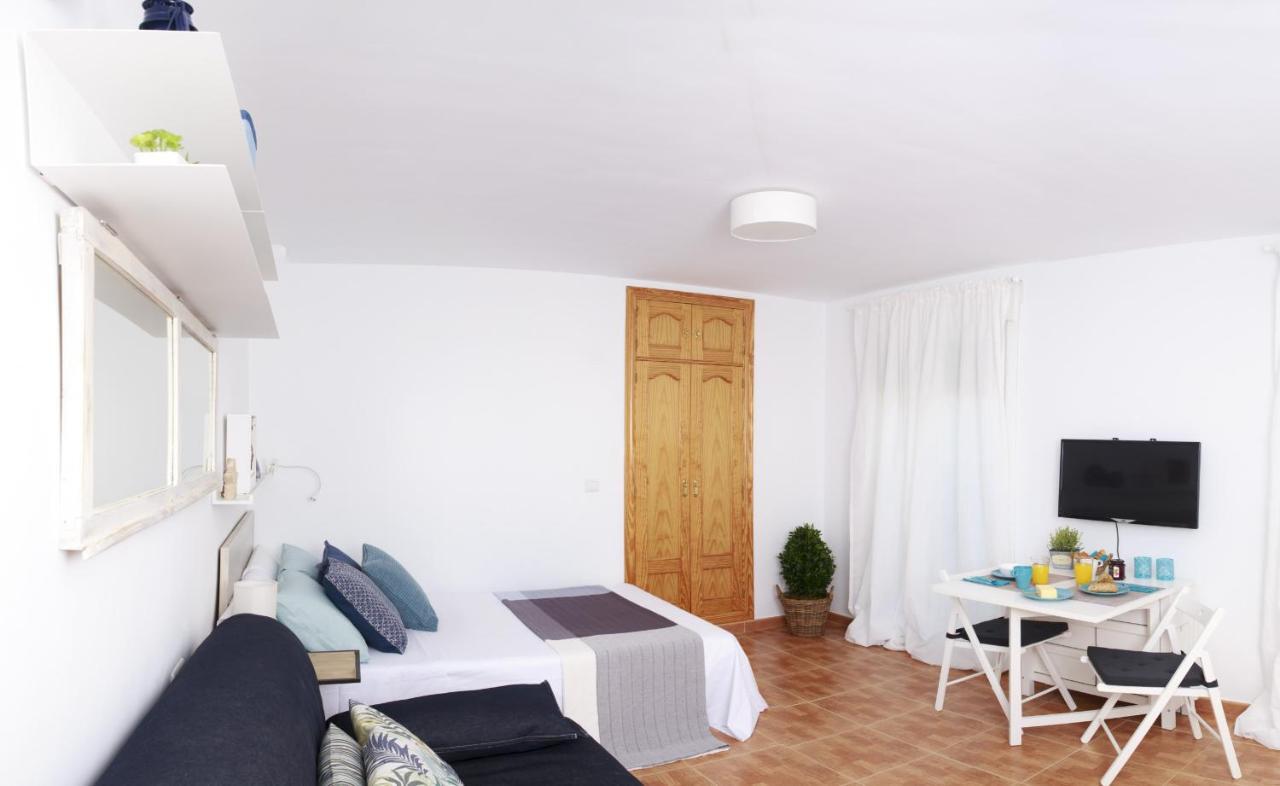 Sea & Wave Ventura Studio Apartment Малага Экстерьер фото